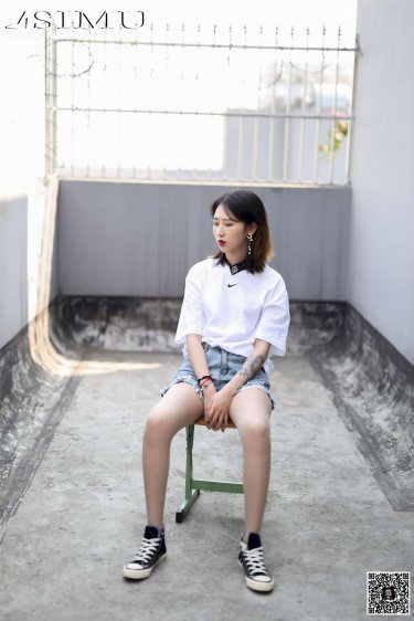 强纳为妾