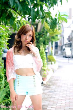 男人桶狂扒美女尿口出水